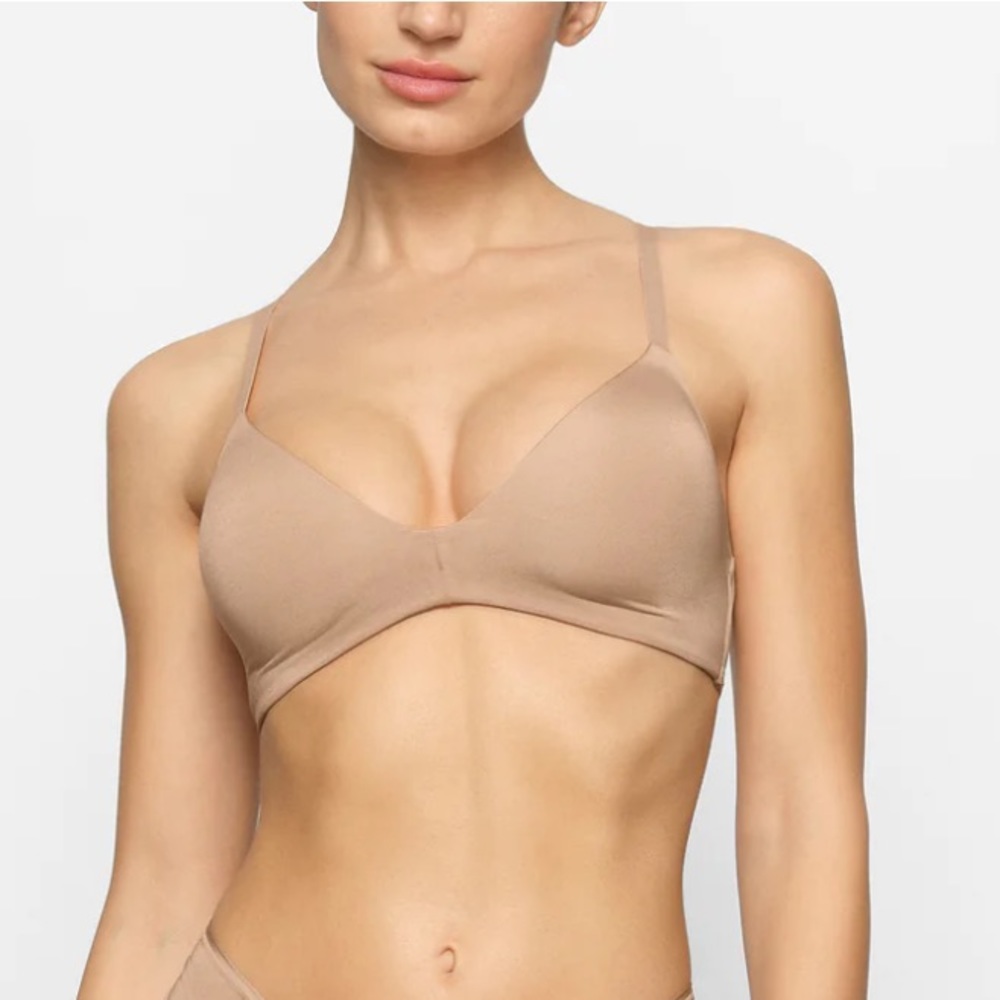 SKIMS wireless t-shirt bra